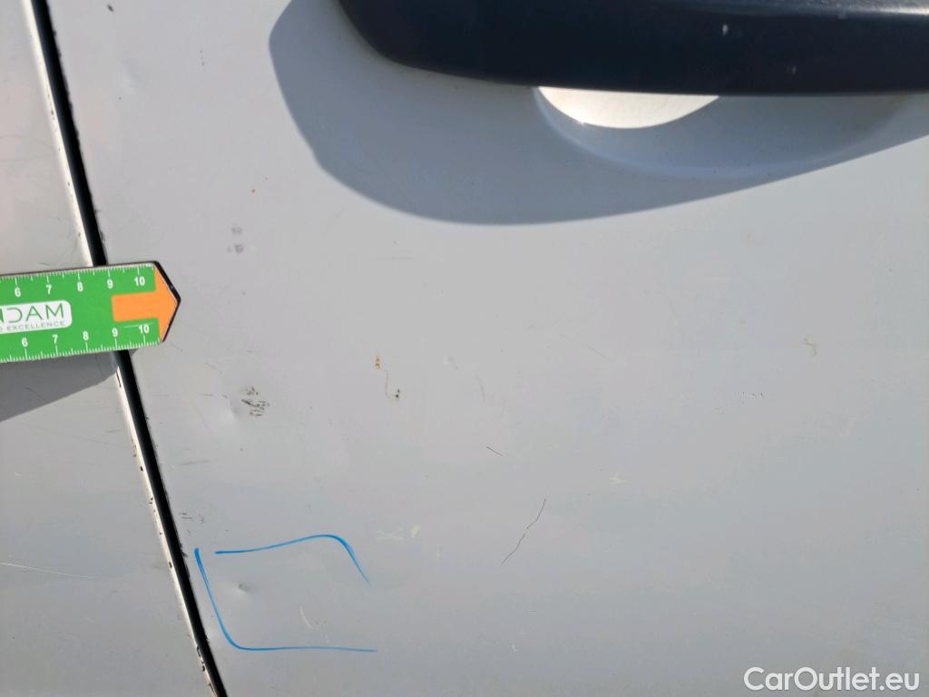  Opel  Vivaro OPEL  / 2019 / 4P / furgón 1.5 Diésel 88kW (120CV) M Std Express #52