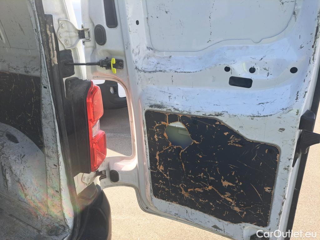  Opel  Vivaro OPEL  / 2019 / 4P / furgón 1.5 Diésel 88kW (120CV) M Std Express #19