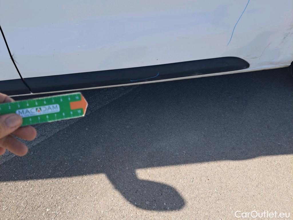  Opel  Vivaro OPEL  / 2019 / 4P / furgón 1.5 Diésel 88kW (120CV) M Std Express #73
