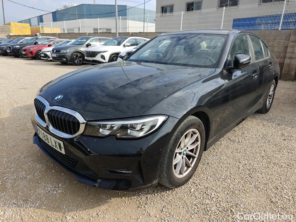 Bmw  Serie 3 BMW  / 2018 / 4P / sedán 318d Auto. #1