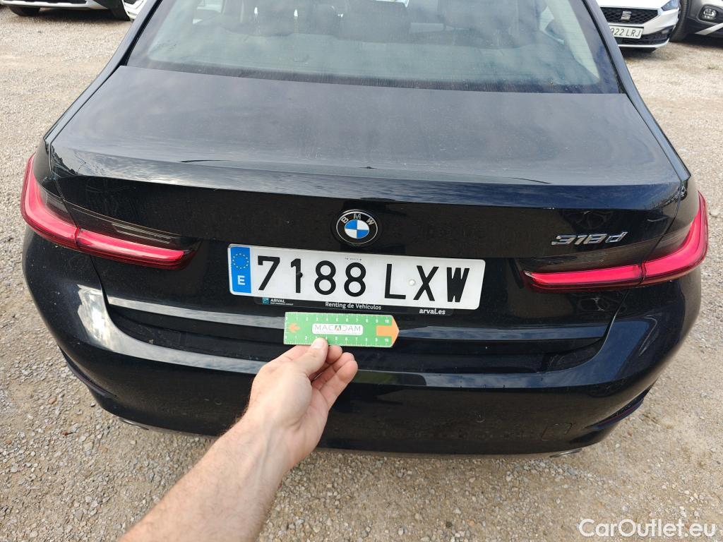 Bmw  Serie 3 BMW  / 2018 / 4P / sedán 318d Auto. #5