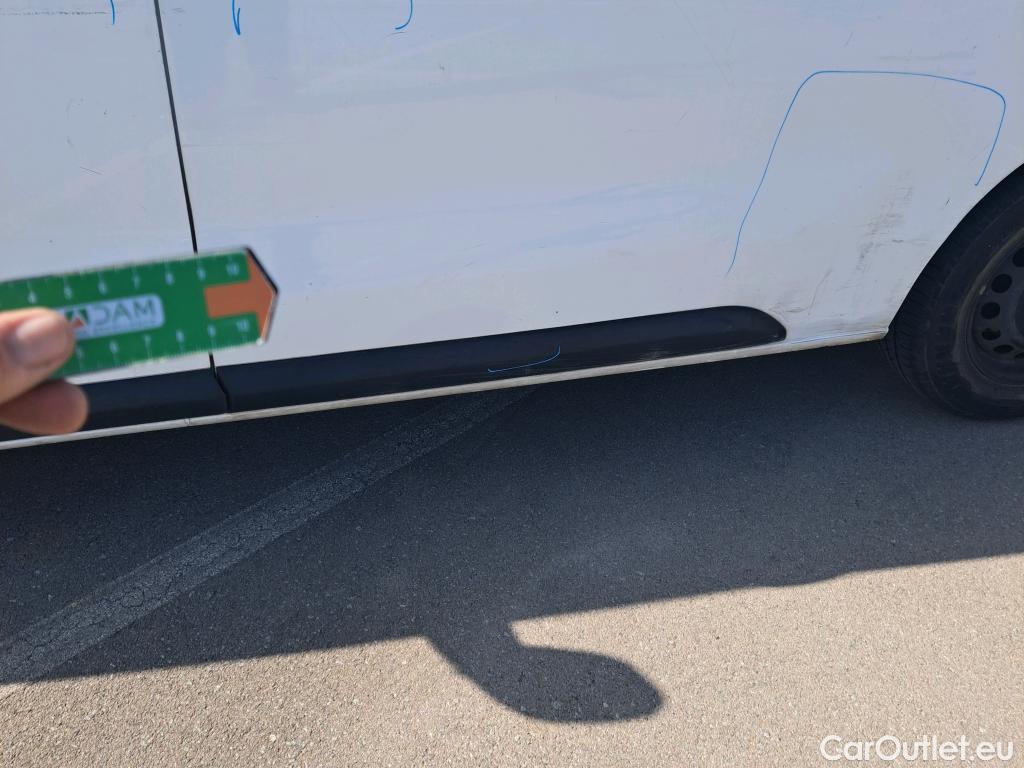  Opel  Vivaro OPEL  / 2019 / 4P / furgón 1.5 Diésel 88kW (120CV) M Std Express #110
