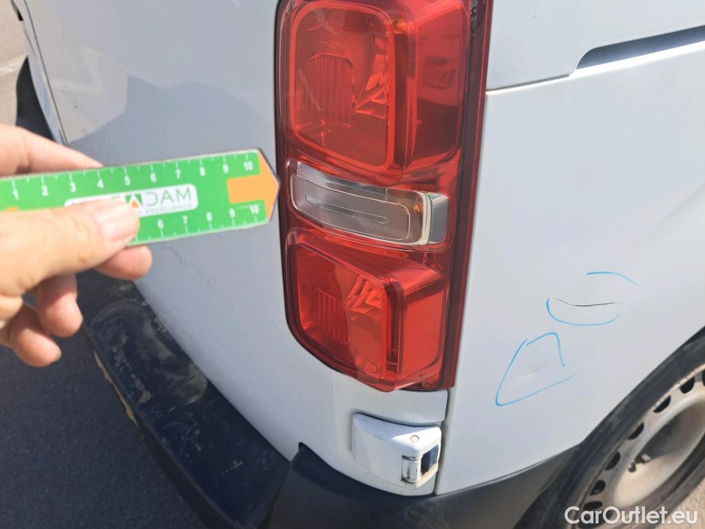  Opel  Vivaro OPEL  / 2019 / 4P / furgón 1.5 Diésel 88kW (120CV) M Std Express #108