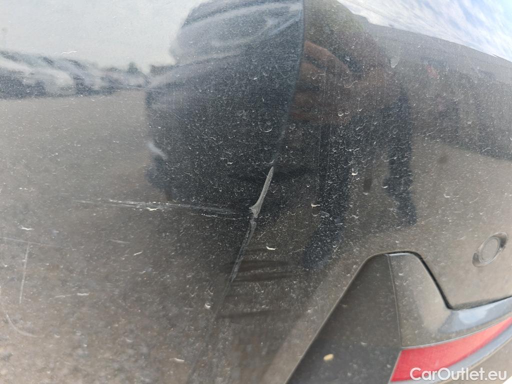 Bmw  Serie 3 BMW  / 2018 / 4P / sedán 318d Auto. #40