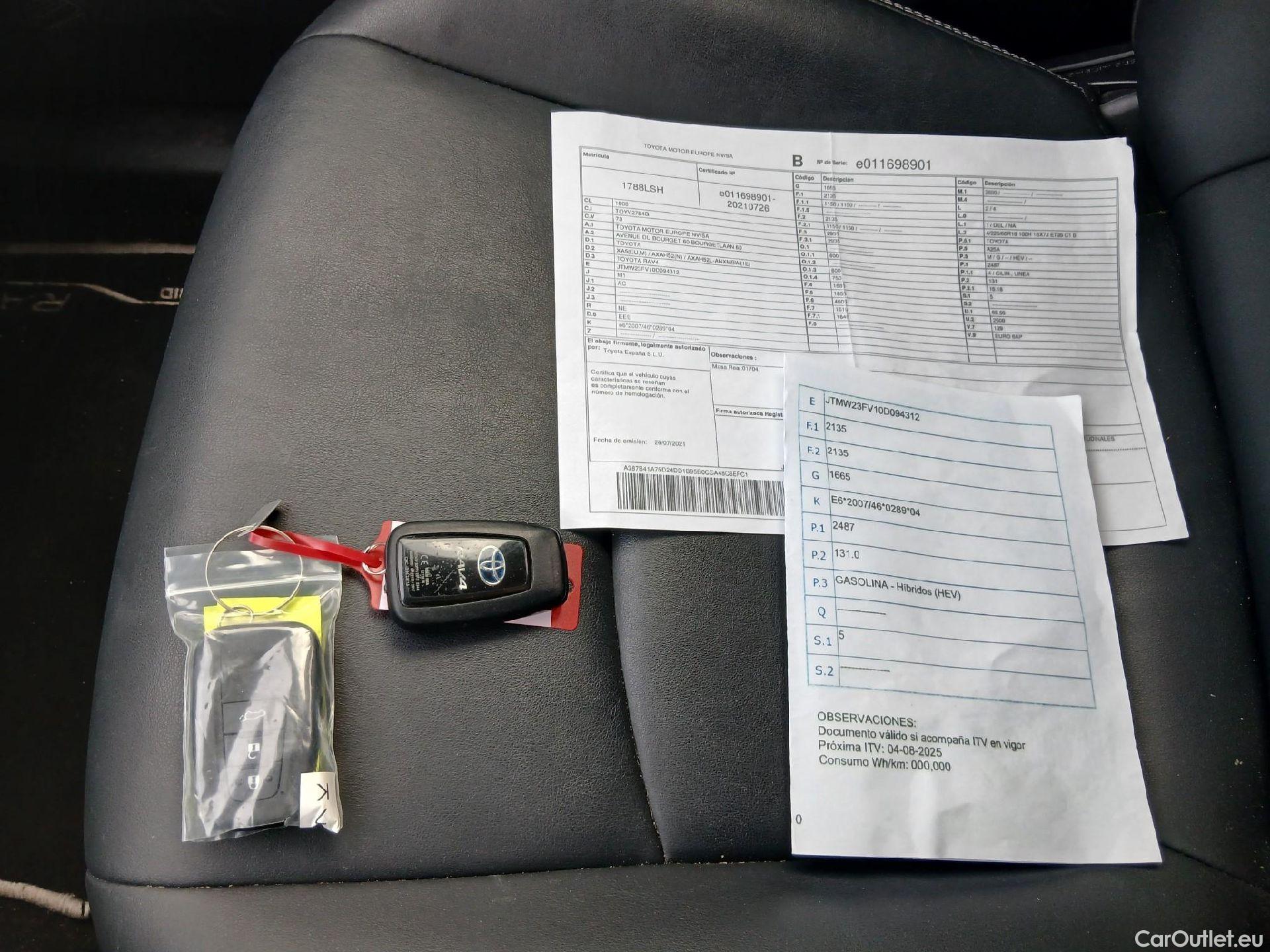  Toyota  RAV4 TOYOTA  / 2018 / 5P / todoterreno 2.5l 220H Advance #3