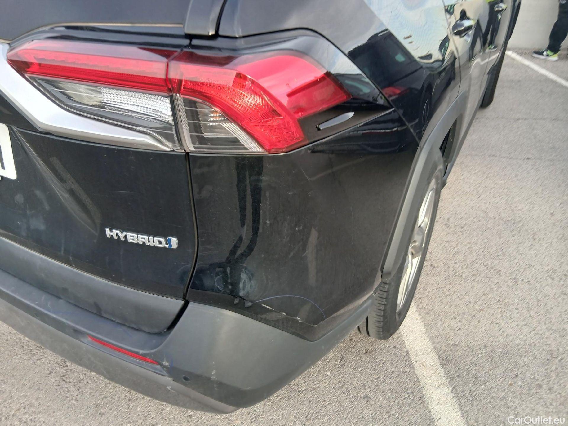  Toyota  RAV4 TOYOTA  / 2018 / 5P / todoterreno 2.5l 220H Advance #34