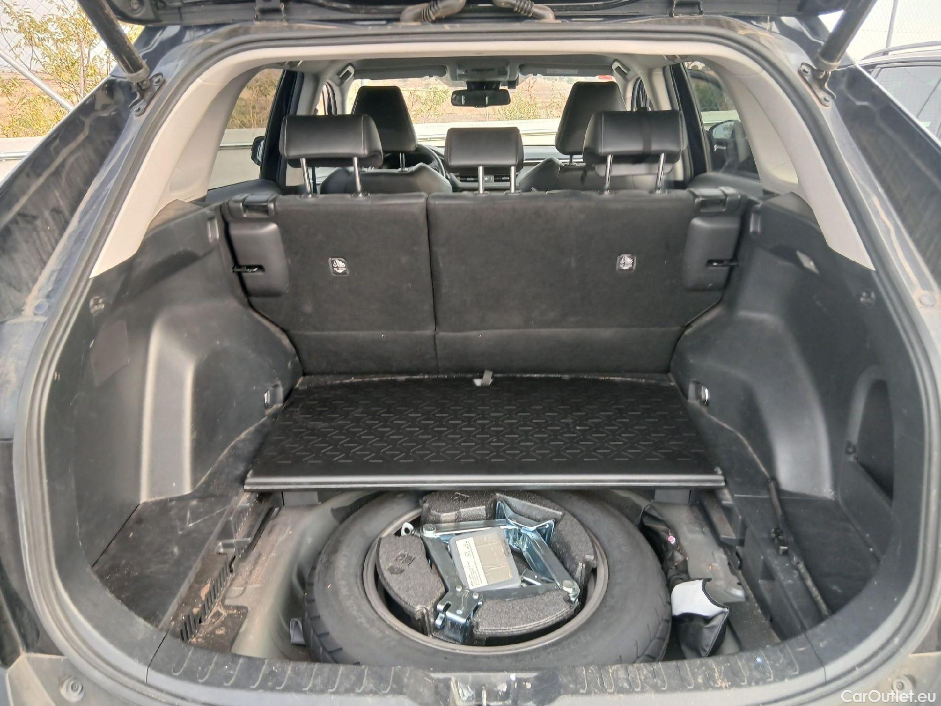  Toyota  RAV4 TOYOTA  / 2018 / 5P / todoterreno 2.5l 220H Advance #7