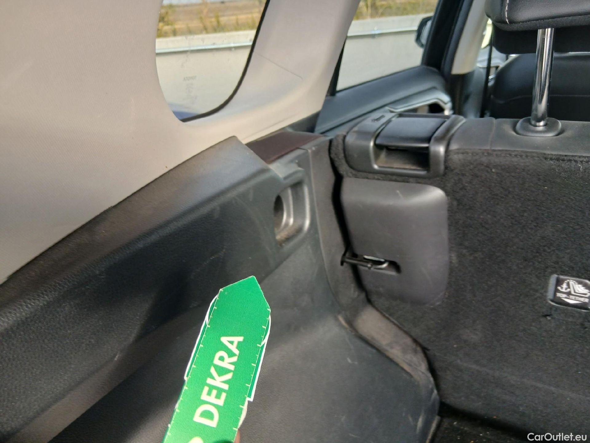  Toyota  RAV4 TOYOTA  / 2018 / 5P / todoterreno 2.5l 220H Advance #8