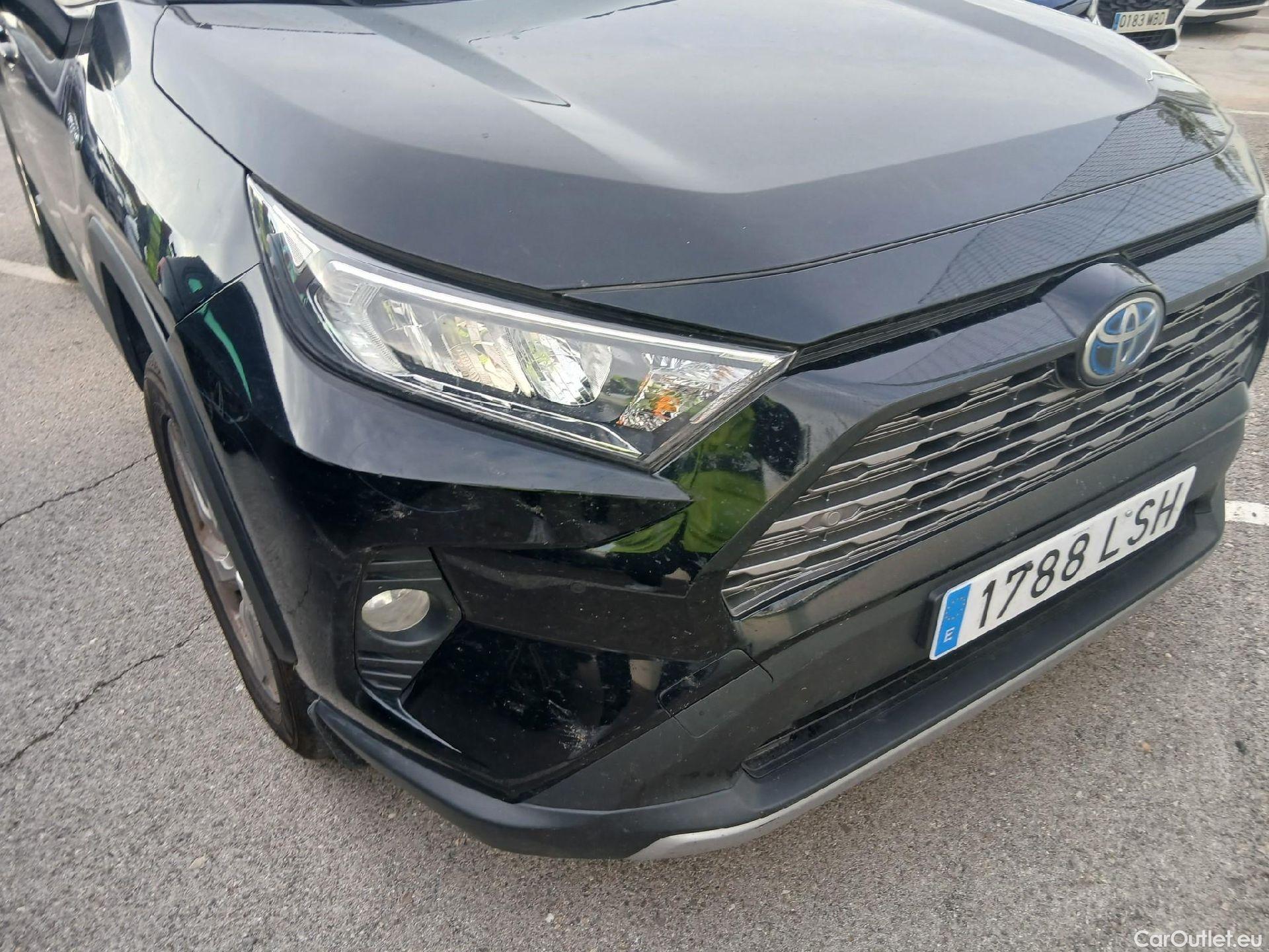  Toyota  RAV4 TOYOTA  / 2018 / 5P / todoterreno 2.5l 220H Advance #15