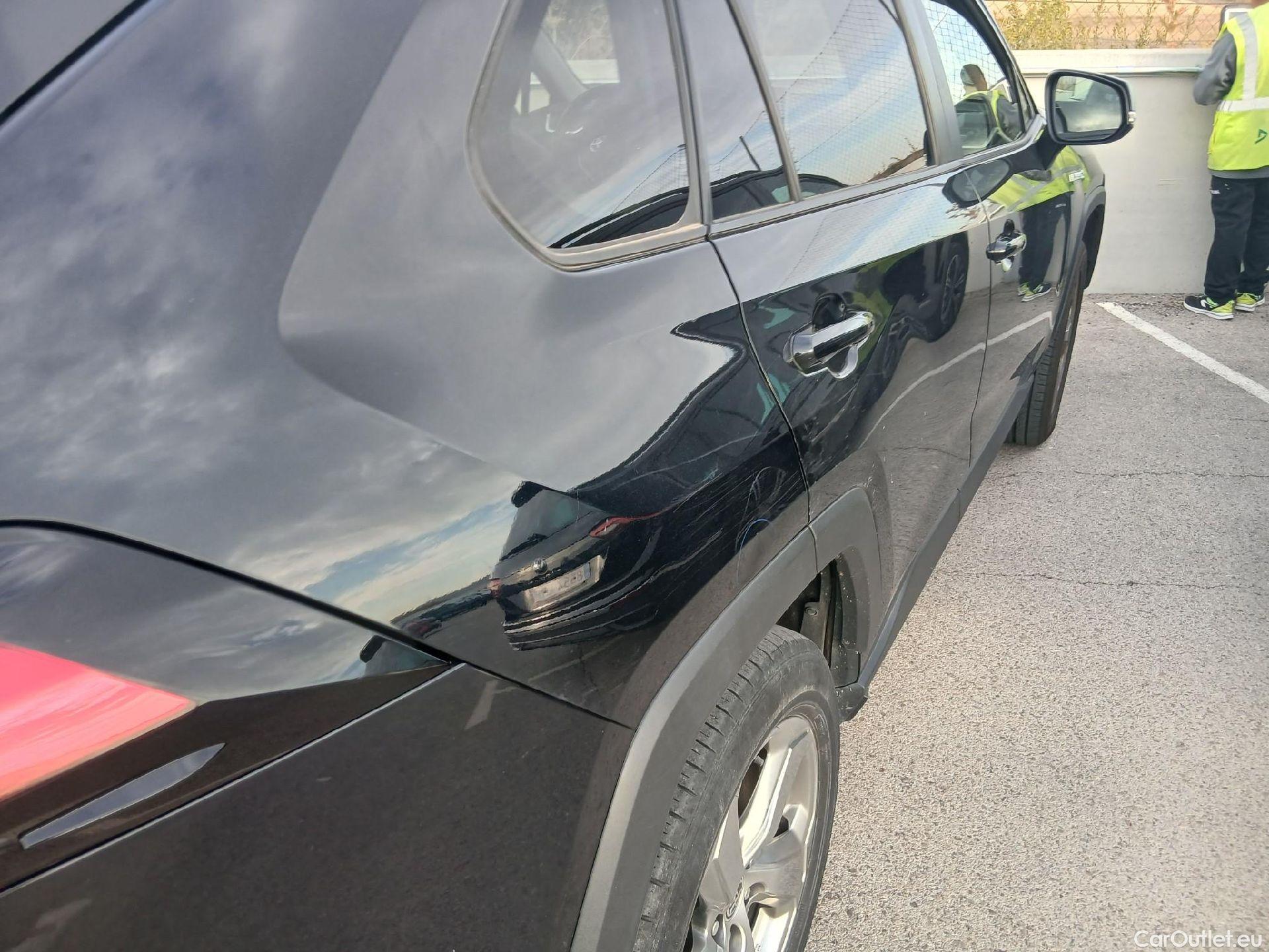  Toyota  RAV4 TOYOTA  / 2018 / 5P / todoterreno 2.5l 220H Advance #37