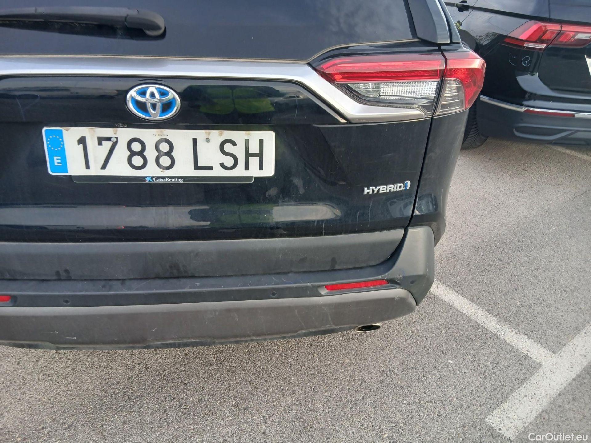  Toyota  RAV4 TOYOTA  / 2018 / 5P / todoterreno 2.5l 220H Advance #31