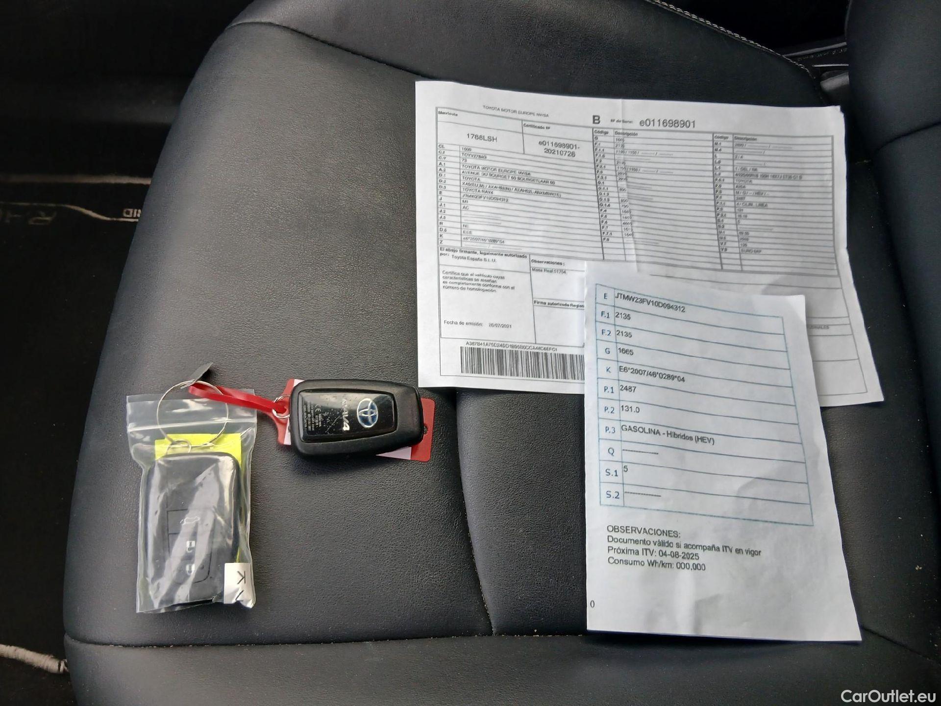  Toyota  RAV4 TOYOTA  / 2018 / 5P / todoterreno 2.5l 220H Advance #2