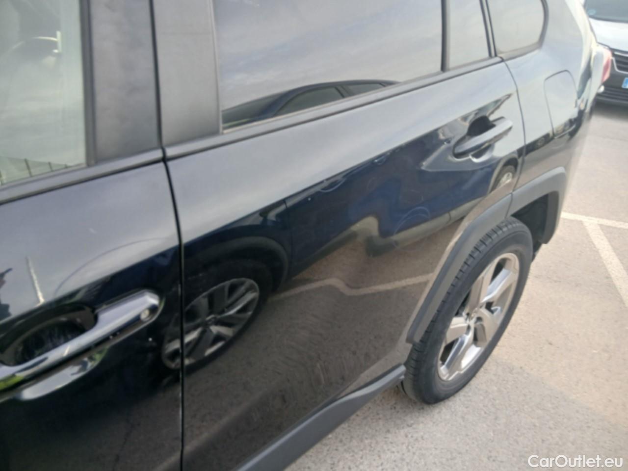  Toyota  RAV4 TOYOTA  / 2018 / 5P / todoterreno 2.5l 220H Advance #27
