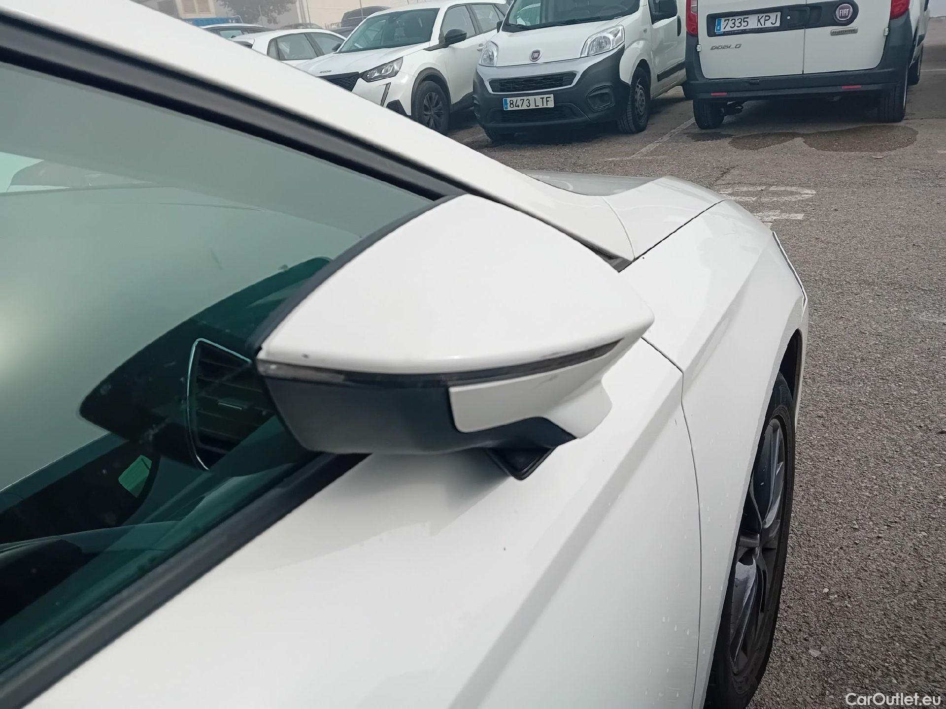  Seat  Leon SEAT León / 2016 / 5P / berlina con portón 1.5 TSI 95kW (130CV) St&Sp Style Visio Edition #26