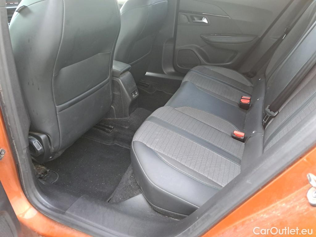  Peugeot  2008 PEUGEOT  / 2019 / 5P / todoterreno Allure BlueHDI 81kW (110CV) #16