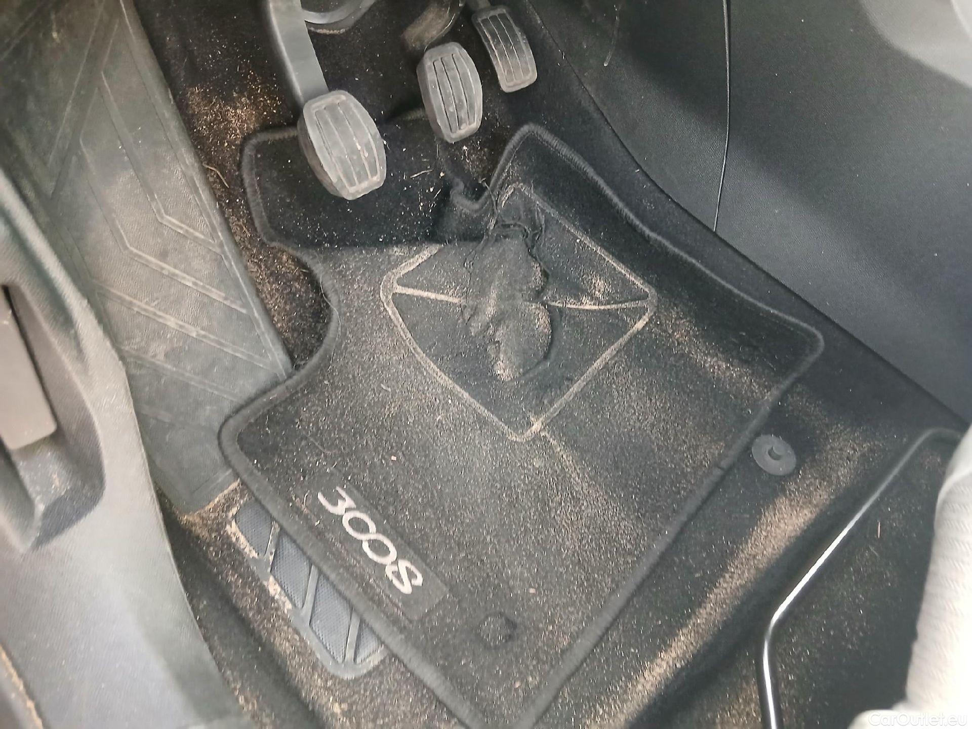  Peugeot  3008 PEUGEOT  / 2016 / 5P / todoterreno 1.5 BlueHDi 96kW (130CV) S&S Allure #5
