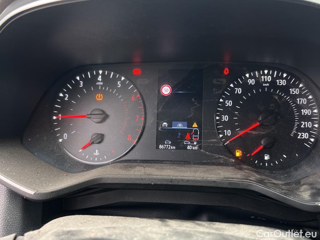  Renault  Clio RENAULT  / 2019 / 5P / berlina con portón Life SCe 49 kW (67CV) #30