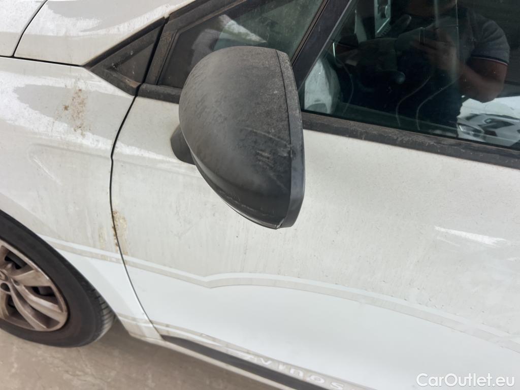  Renault  Clio RENAULT  / 2019 / 5P / berlina con portón Life SCe 49 kW (67CV) #27