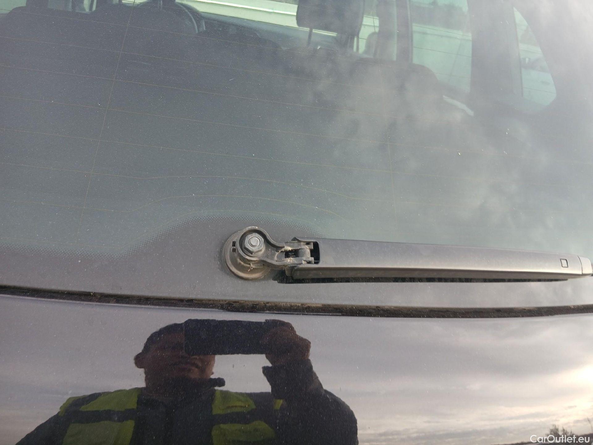  Volkswagen  Tiguan VOLKSWAGEN  / 2020 / 5P / todoterreno Life 2.0 TDI 110kW (150CV) DSG #20