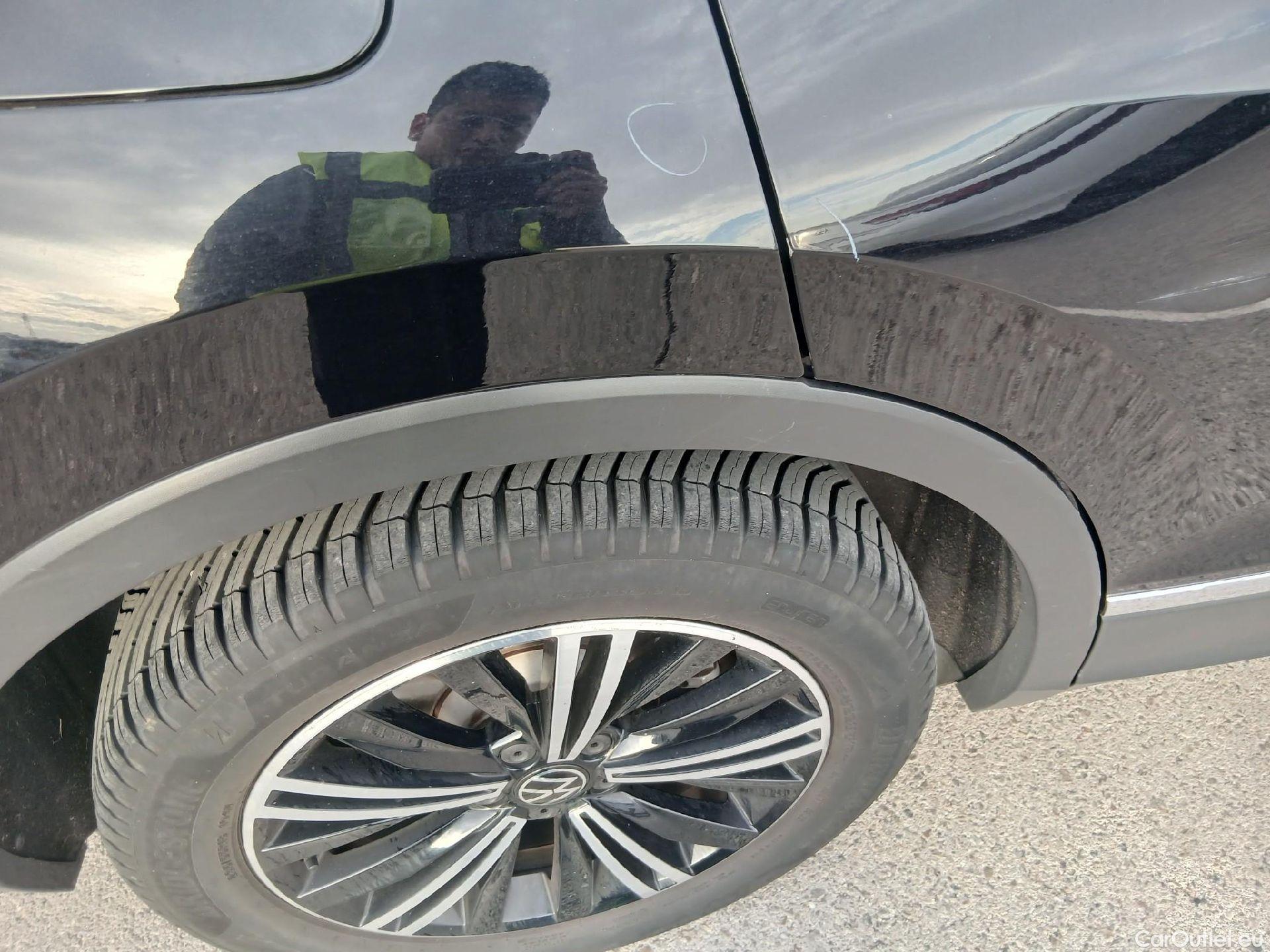  Volkswagen  Tiguan VOLKSWAGEN  / 2020 / 5P / todoterreno Life 2.0 TDI 110kW (150CV) DSG #23