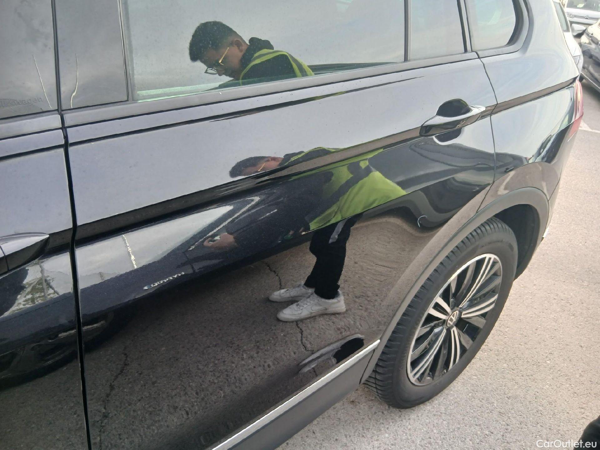  Volkswagen  Tiguan VOLKSWAGEN  / 2020 / 5P / todoterreno Life 2.0 TDI 110kW (150CV) DSG #13