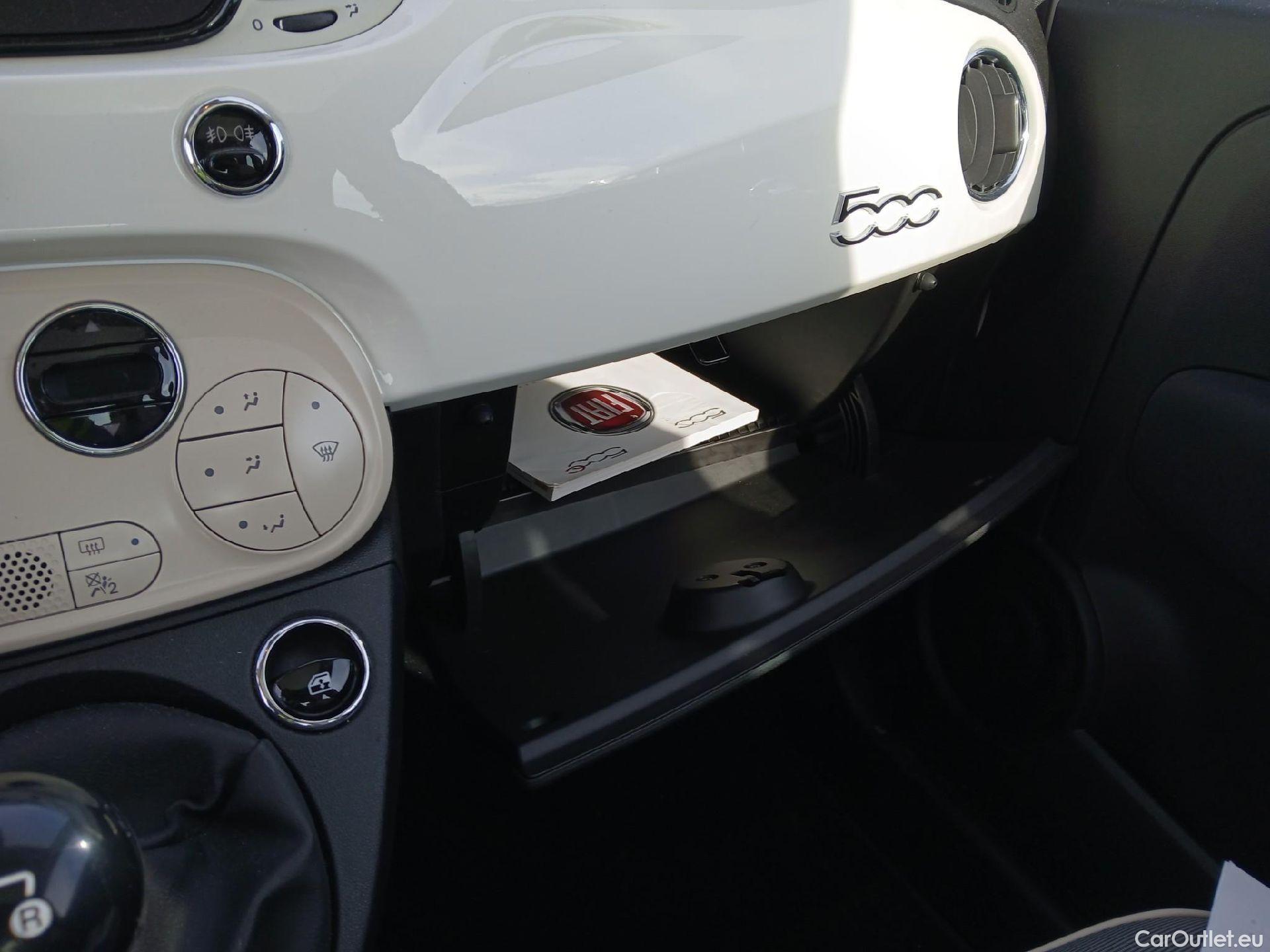  Fiat  500 FIAT  / 2015 / 3P / berlina con portón 1.2 8v 51kW (69CV) Mirror Fleet(SP) #1