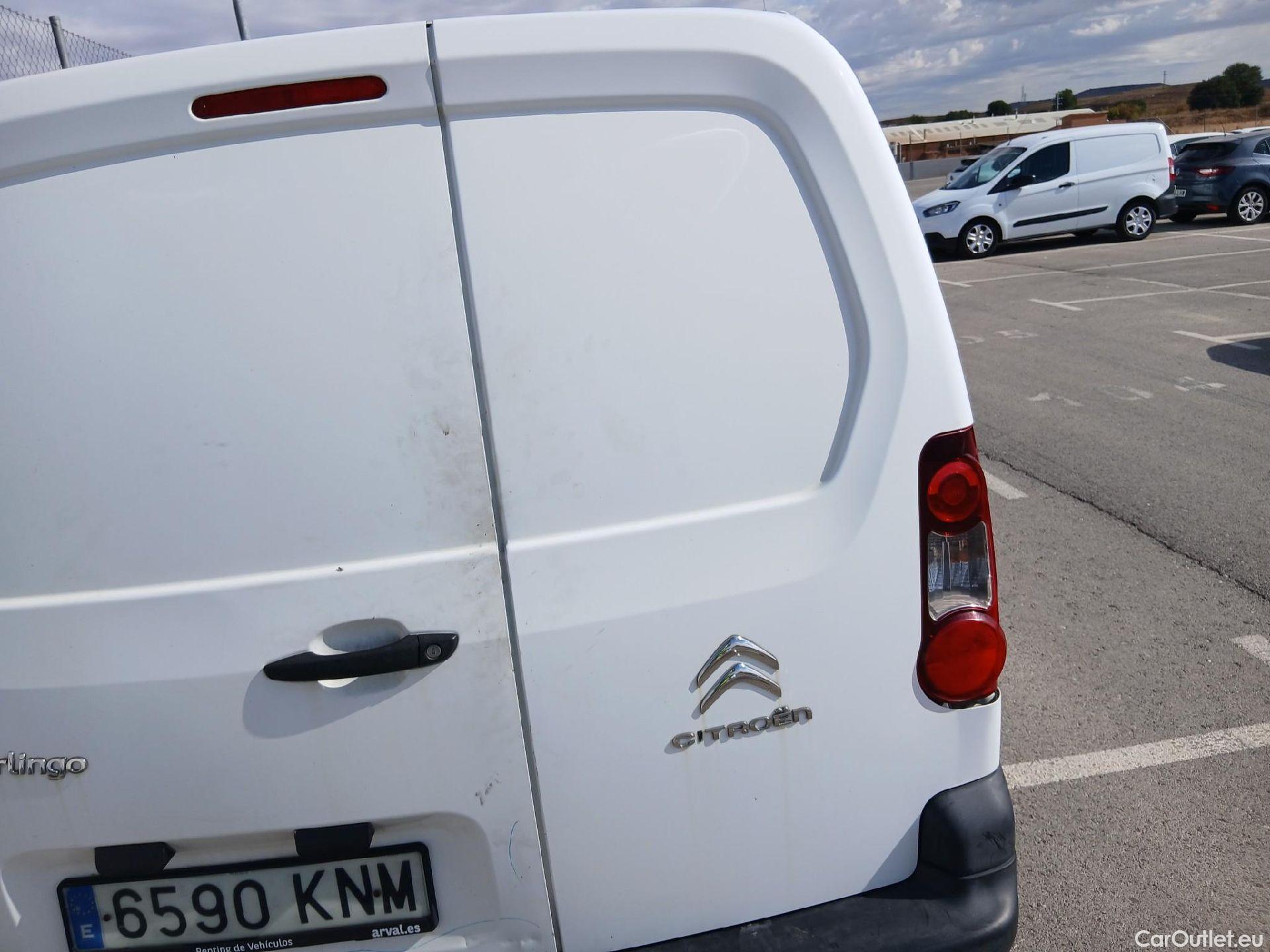  Citroen  Berlingo CITROEN  / 2015 / 3P / furgón derivado de turismo BlueHDi 74KW (100CV) #24