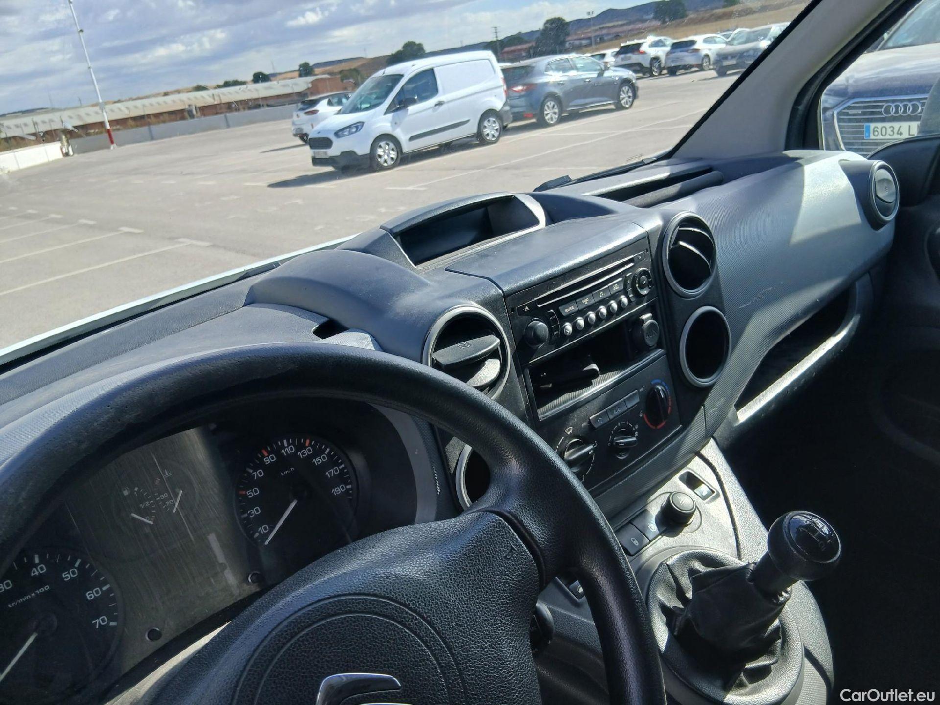  Citroen  Berlingo CITROEN  / 2015 / 3P / furgón derivado de turismo BlueHDi 74KW (100CV) #15