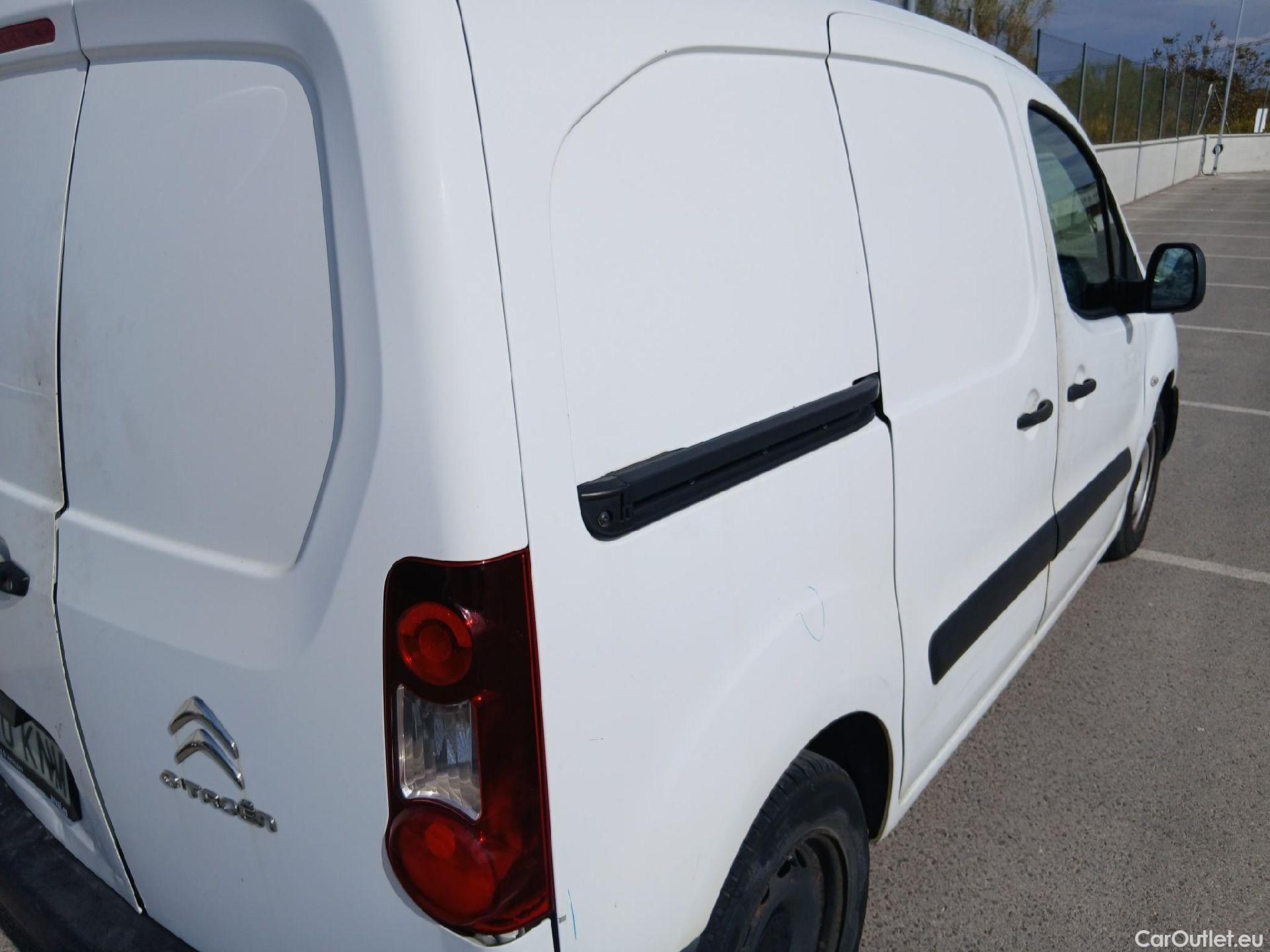  Citroen  Berlingo CITROEN  / 2015 / 3P / furgón derivado de turismo BlueHDi 74KW (100CV) #26