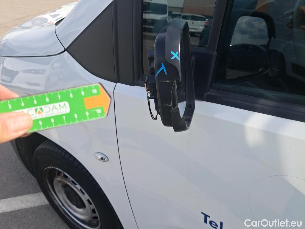  Citroen  Berlingo CITROEN  / 2018 / 3P / furgón derivado de turismo Talla M BlueHDi 73kW CONTROL (AC) #4