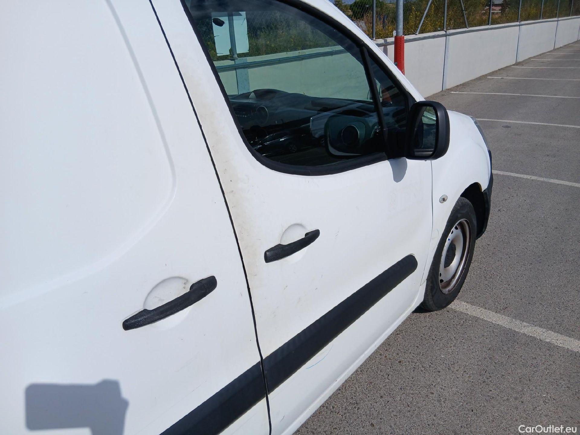  Citroen  Berlingo CITROEN  / 2015 / 3P / furgón derivado de turismo BlueHDi 74KW (100CV) #29