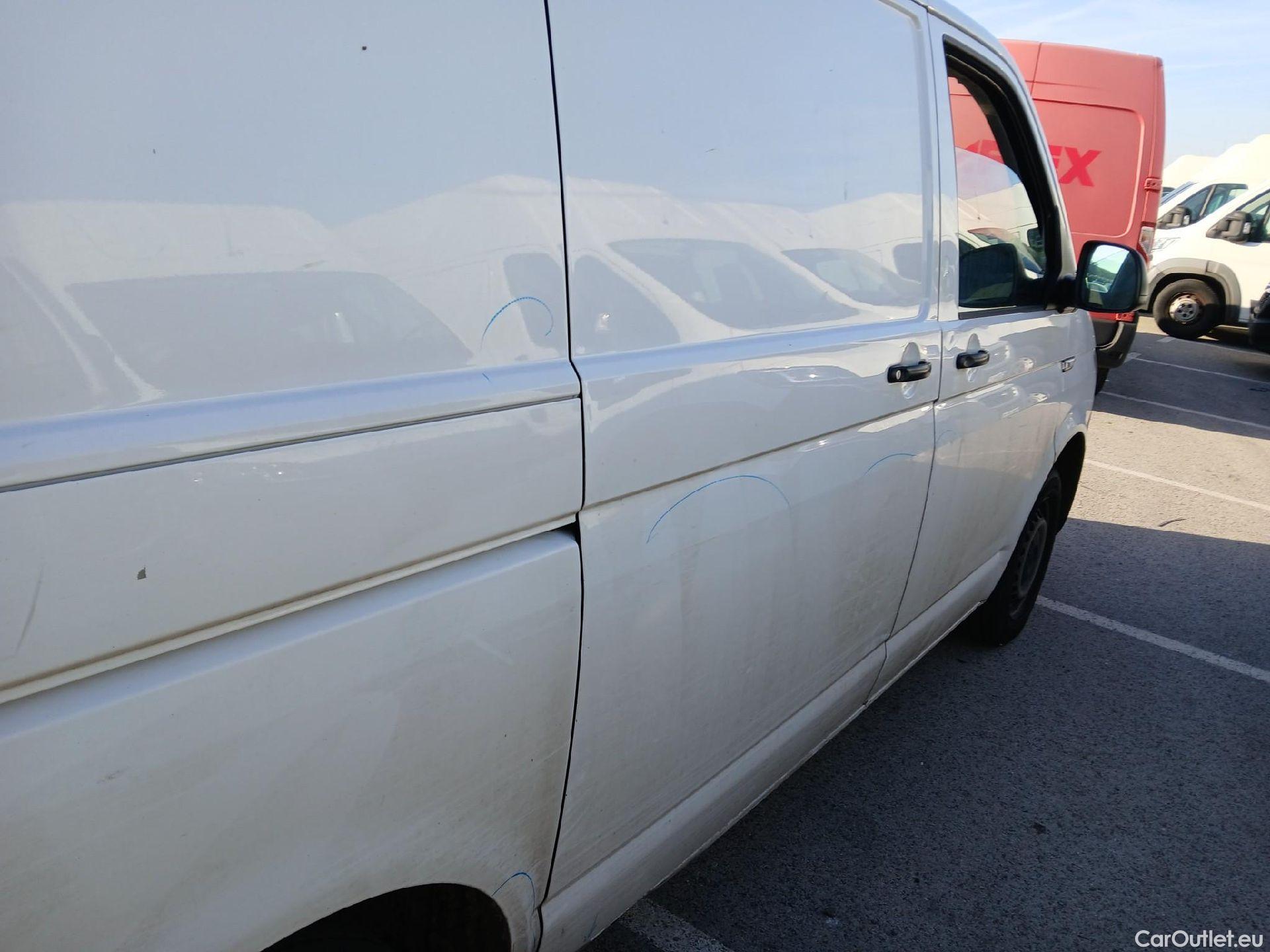  Volkswagen  Transporter VOLKSWAGEN  / 2015 / 4P / furgón Furgón Corto TN 2.0 TDI 110kW BMT 4Mot #63