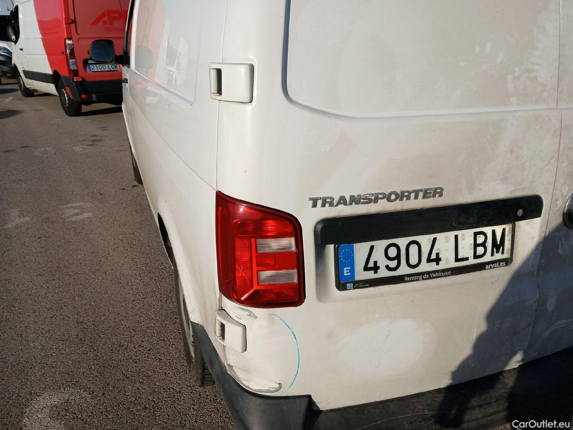  Volkswagen  Transporter VOLKSWAGEN  / 2015 / 4P / furgón Furgón Corto TN 2.0 TDI 110kW BMT 4Mot #48