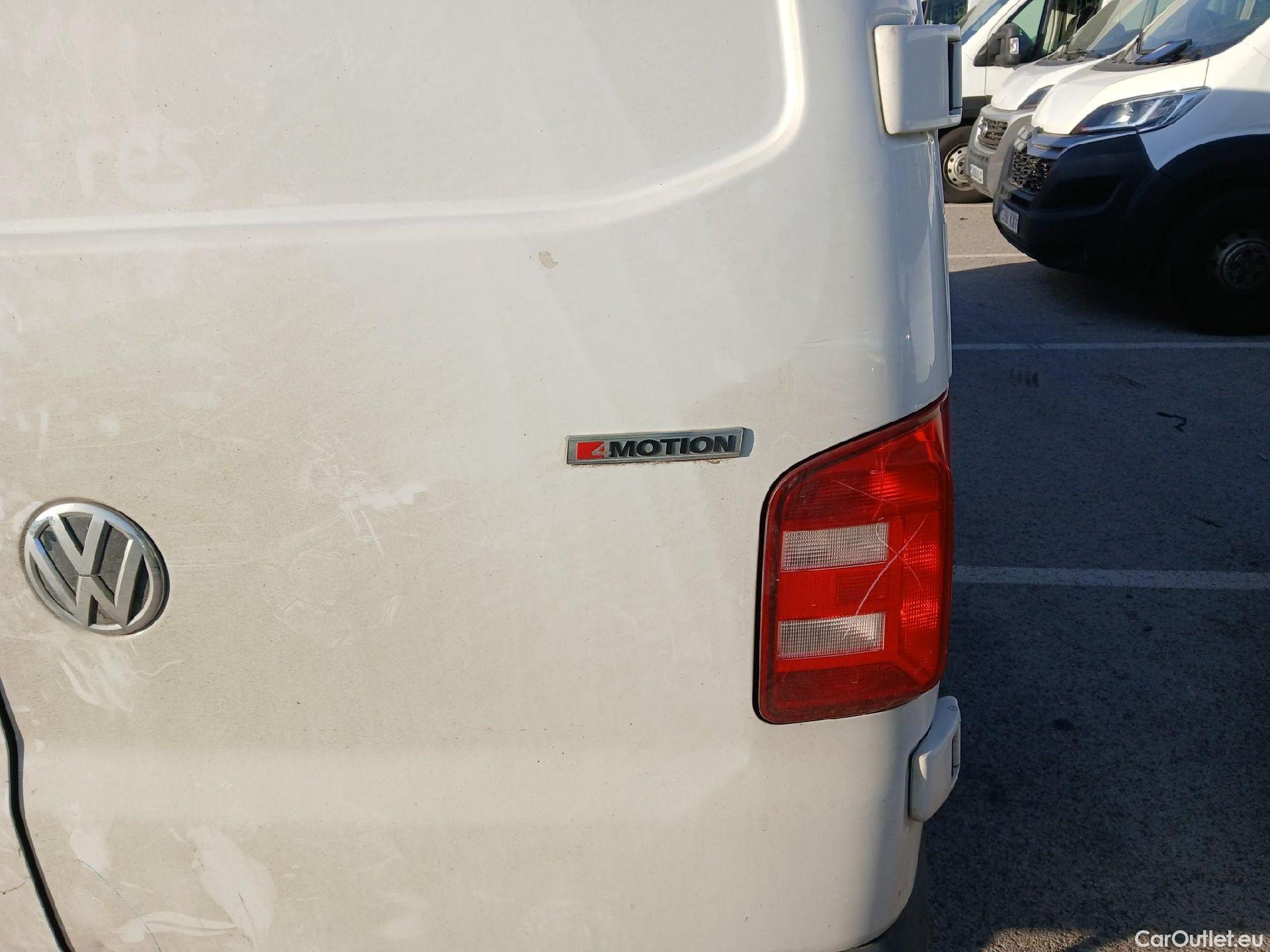  Volkswagen  Transporter VOLKSWAGEN  / 2015 / 4P / furgón Furgón Corto TN 2.0 TDI 110kW BMT 4Mot #52