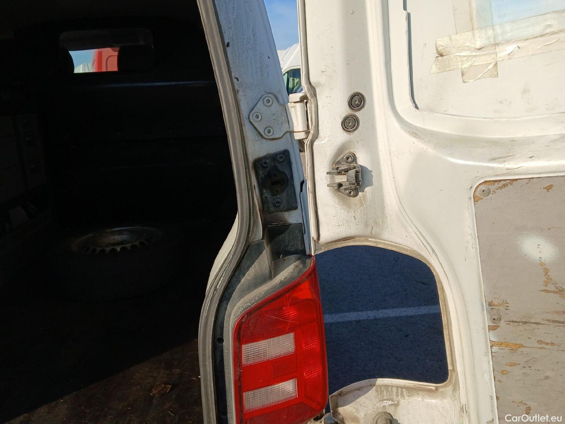  Volkswagen  Transporter VOLKSWAGEN  / 2015 / 4P / furgón Furgón Corto TN 2.0 TDI 110kW BMT 4Mot #14