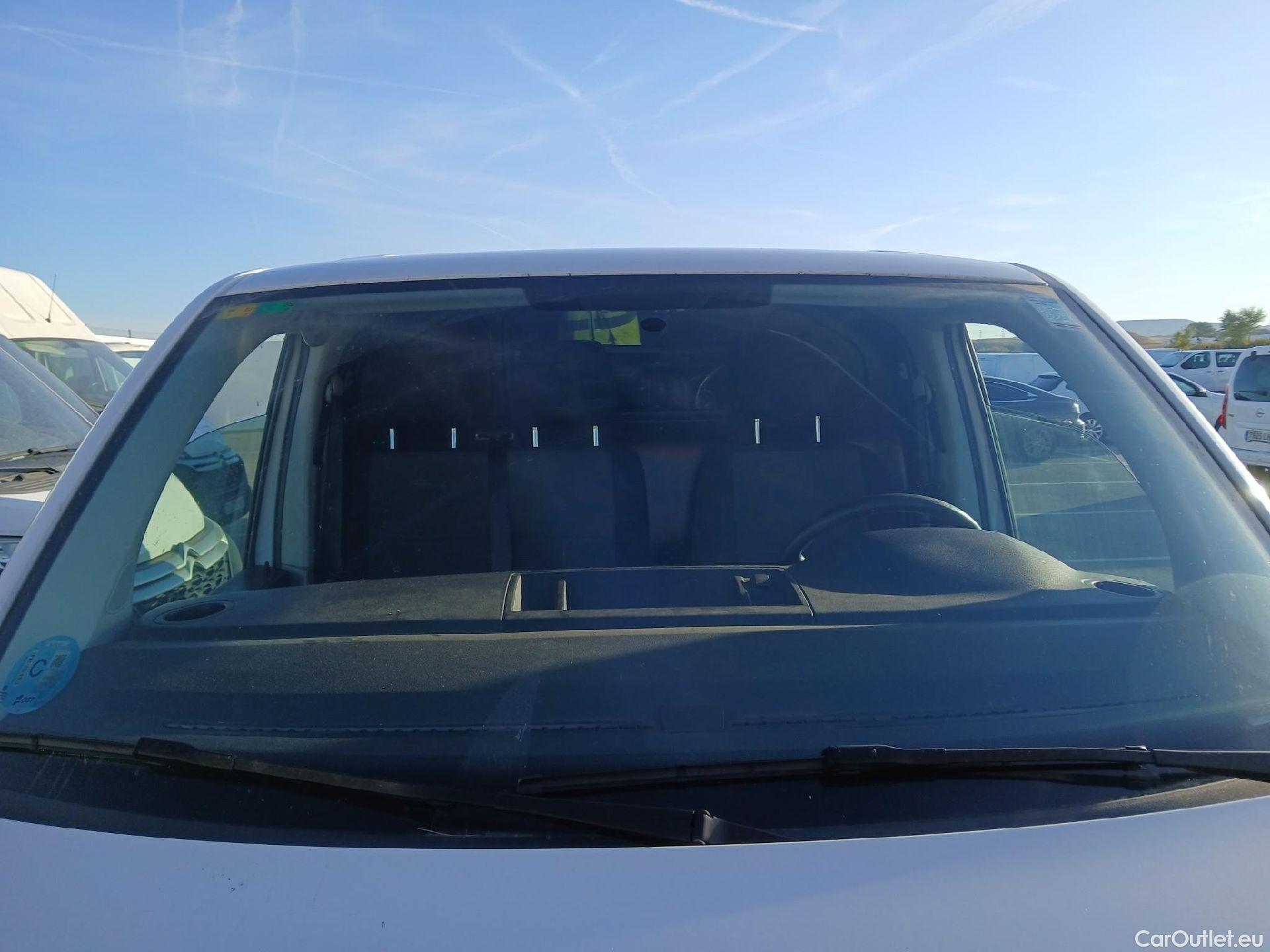  Volkswagen  Transporter VOLKSWAGEN  / 2015 / 4P / furgón Furgón Corto TN 2.0 TDI 110kW BMT 4Mot #38