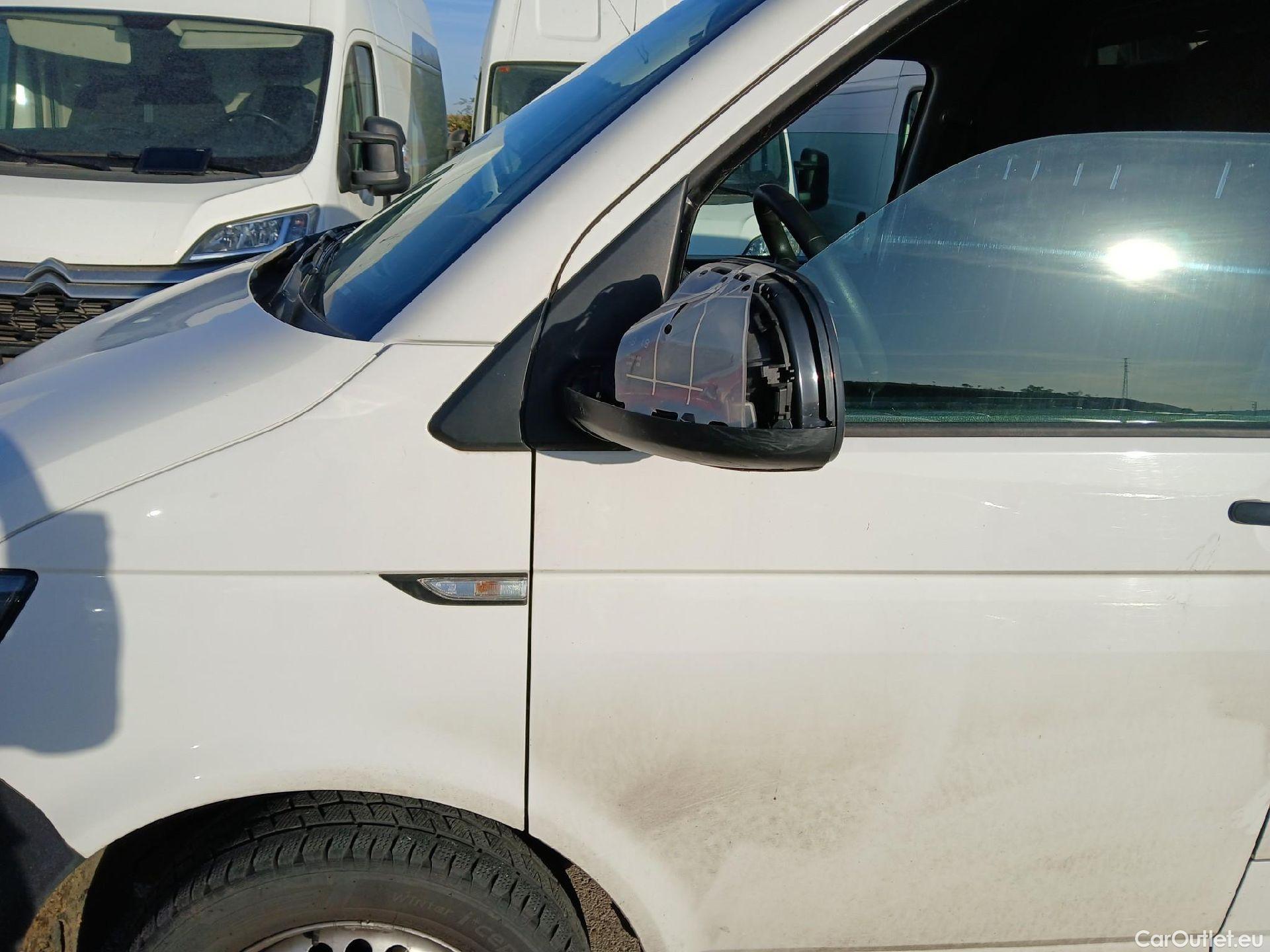  Volkswagen  Transporter VOLKSWAGEN  / 2015 / 4P / furgón Furgón Corto TN 2.0 TDI 110kW BMT 4Mot #42
