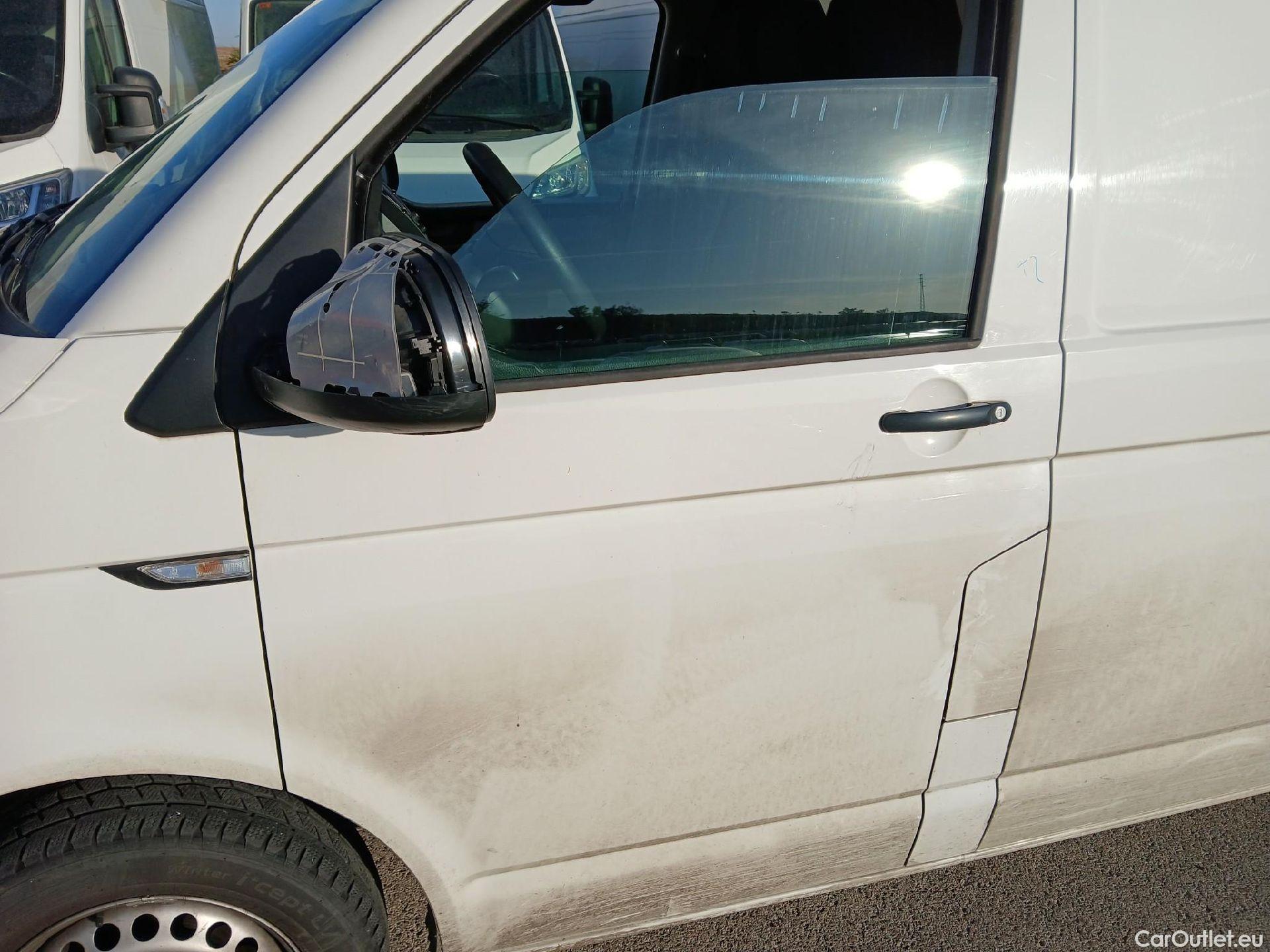  Volkswagen  Transporter VOLKSWAGEN  / 2015 / 4P / furgón Furgón Corto TN 2.0 TDI 110kW BMT 4Mot #43