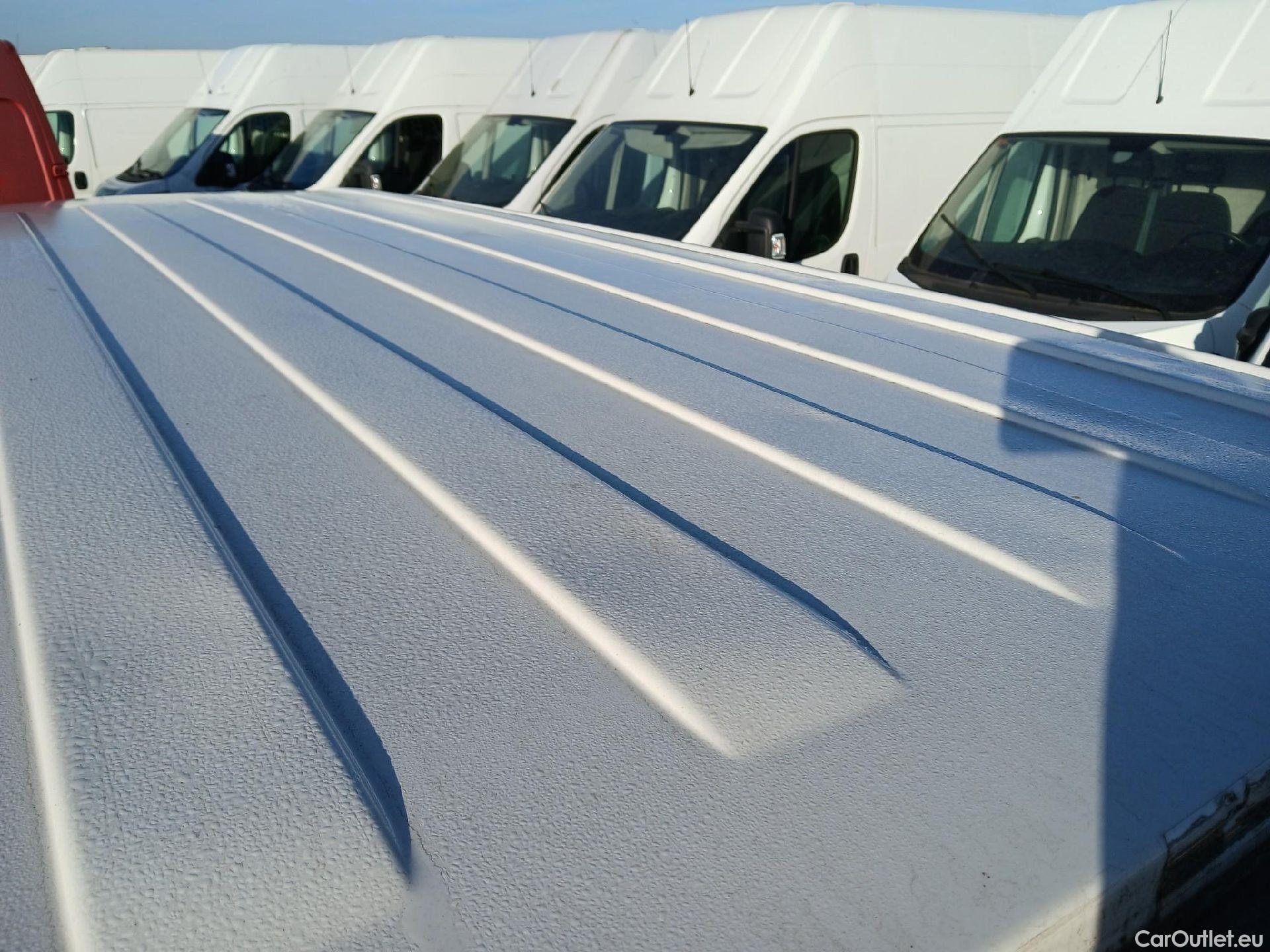  Volkswagen  Transporter VOLKSWAGEN  / 2015 / 4P / furgón Furgón Corto TN 2.0 TDI 110kW BMT 4Mot #31
