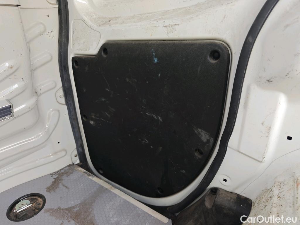  Fiat  Fiorino FIAT  / 2016 / 3P / furgón derivado de turismo Cargo Base 1.3 Mjet 59kW (80CV) E6 #71