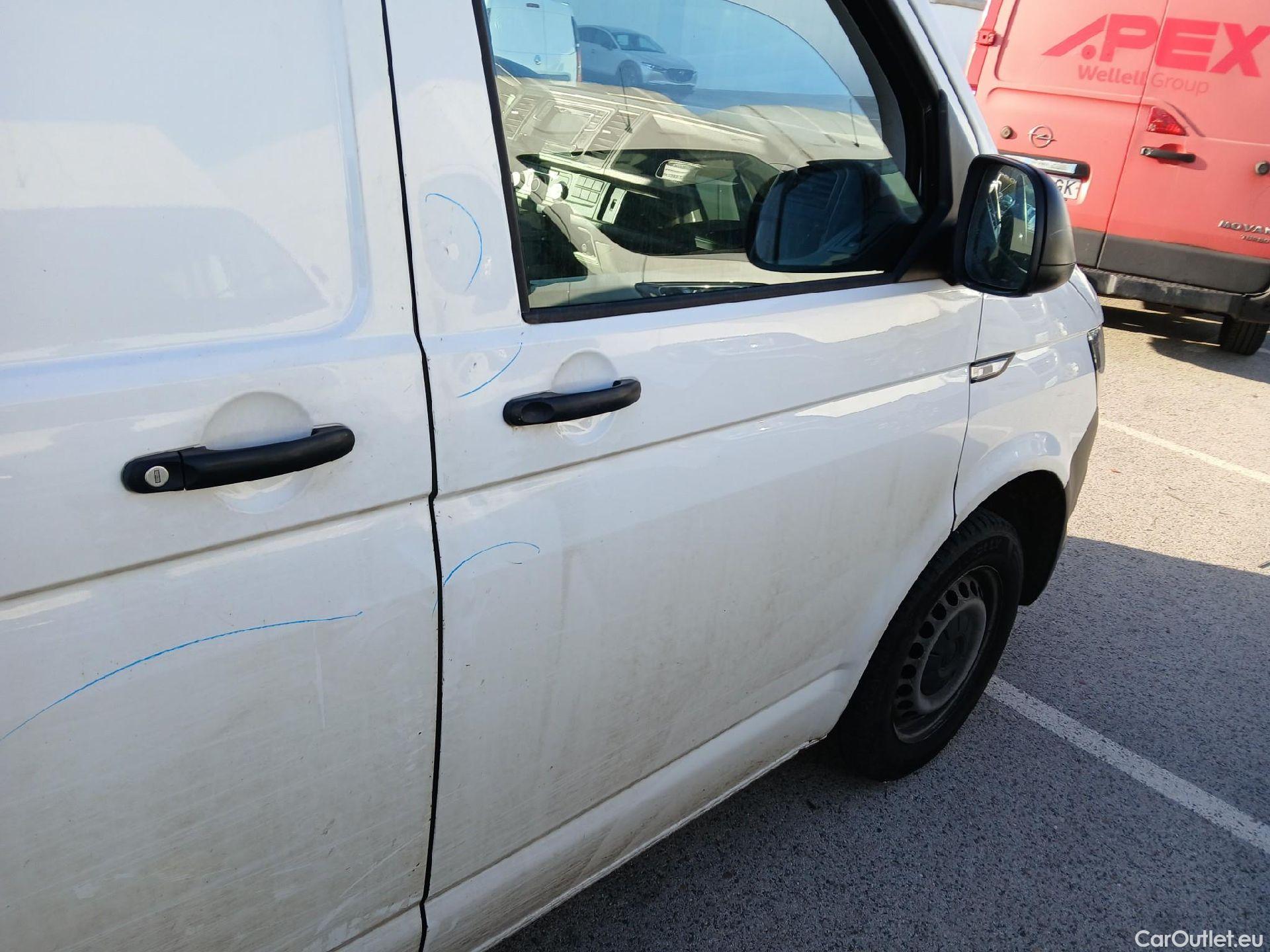  Volkswagen  Transporter VOLKSWAGEN  / 2015 / 4P / furgón Furgón Corto TN 2.0 TDI 110kW BMT 4Mot #66