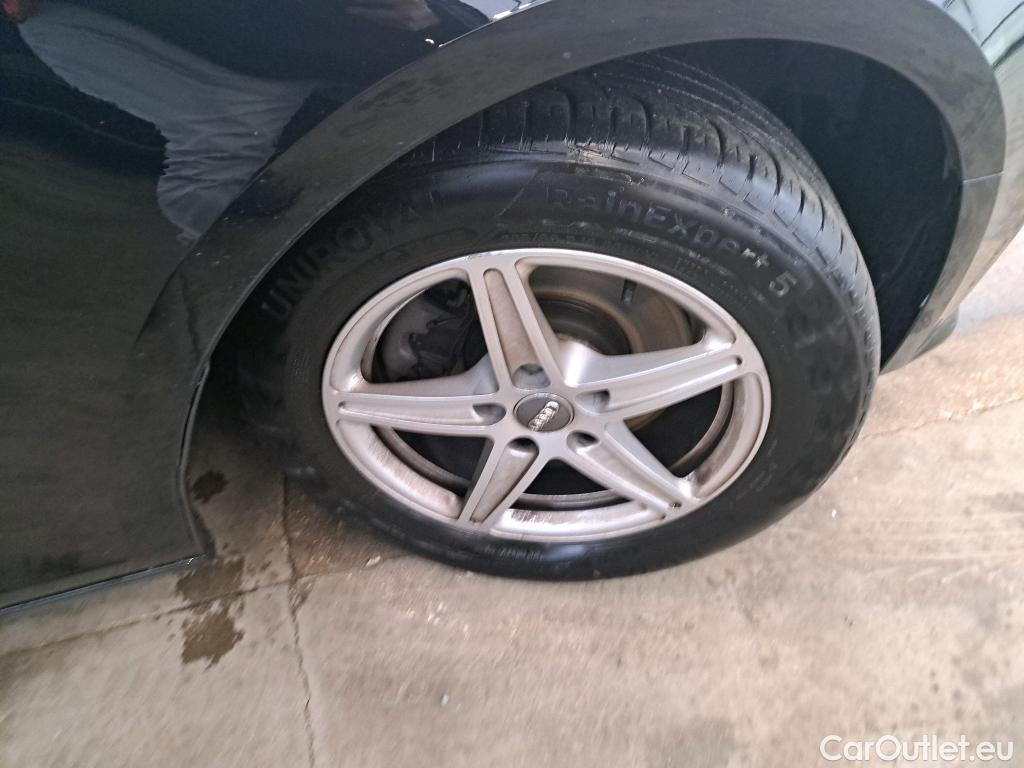  Audi  A4  Avant business line 2.0 TDI 150CV BVA7 E6 #32
