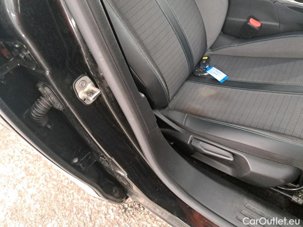  Peugeot  2008  Allure 1.5 HDi 110CV BVM6 E6d #21