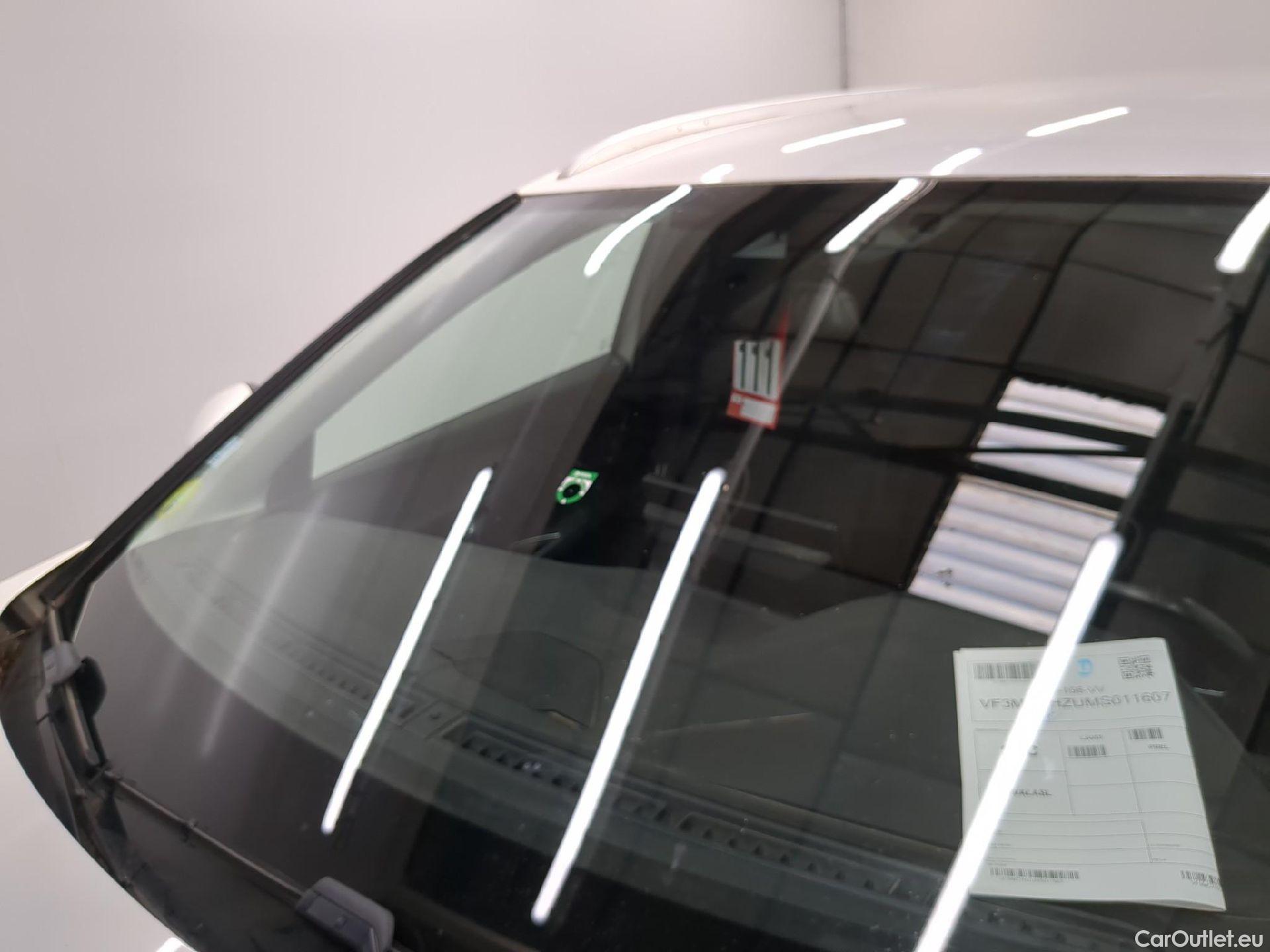  Peugeot  5008  Allure Pack 1.5 HDi 130CV BVA8 7 Sieges E6d #44