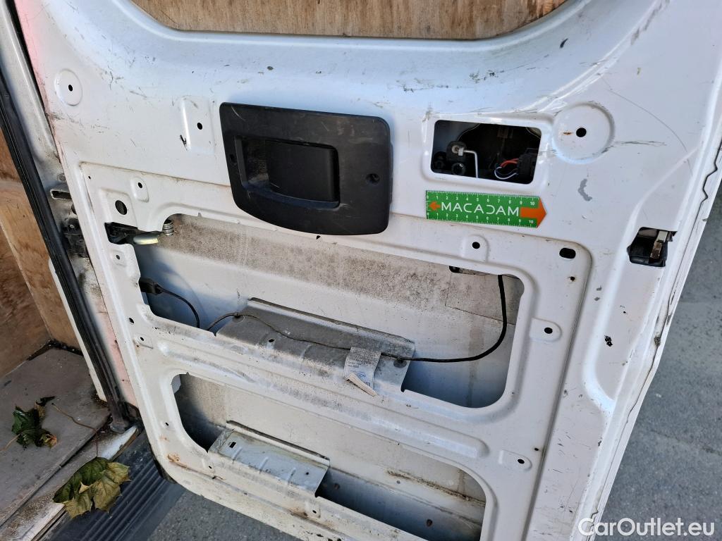  Peugeot  Boxer PEUGEOT  VU 4p Fourgon 22 EHDI 150 PACK CLIM NAV 335 L2H2 #25
