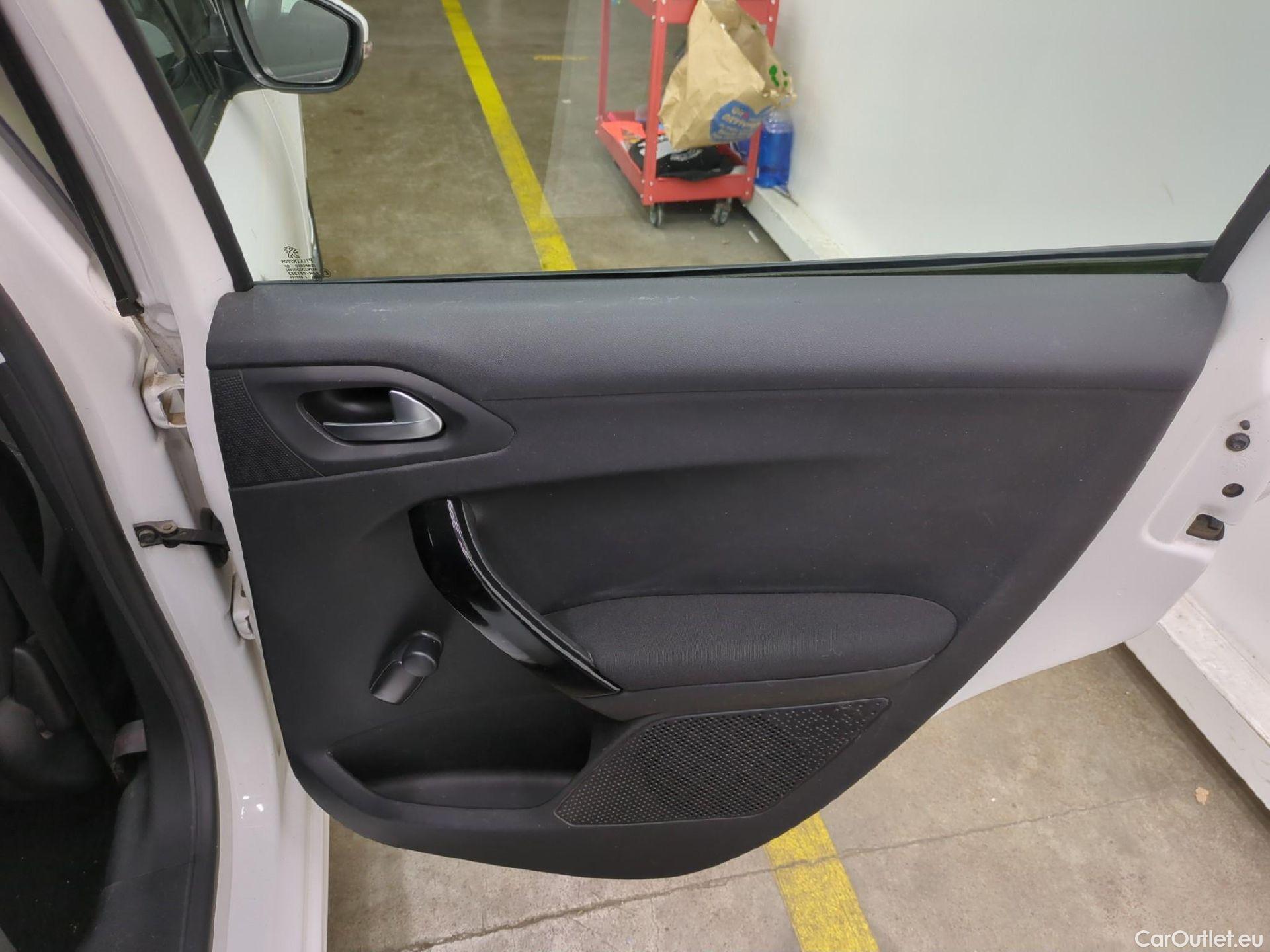  Peugeot  208  Affaire Premium Pack 1.5 HDi 100CV BVM5 E6dT #23