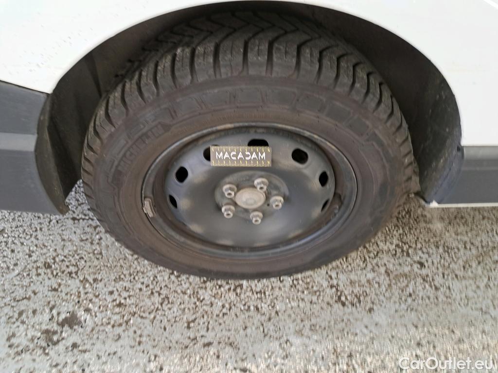 Land Rover  Discovery RENAULT Trafic 2019 4P Fourgon tole FG GCF L2H1 1300 dCi 95 #22