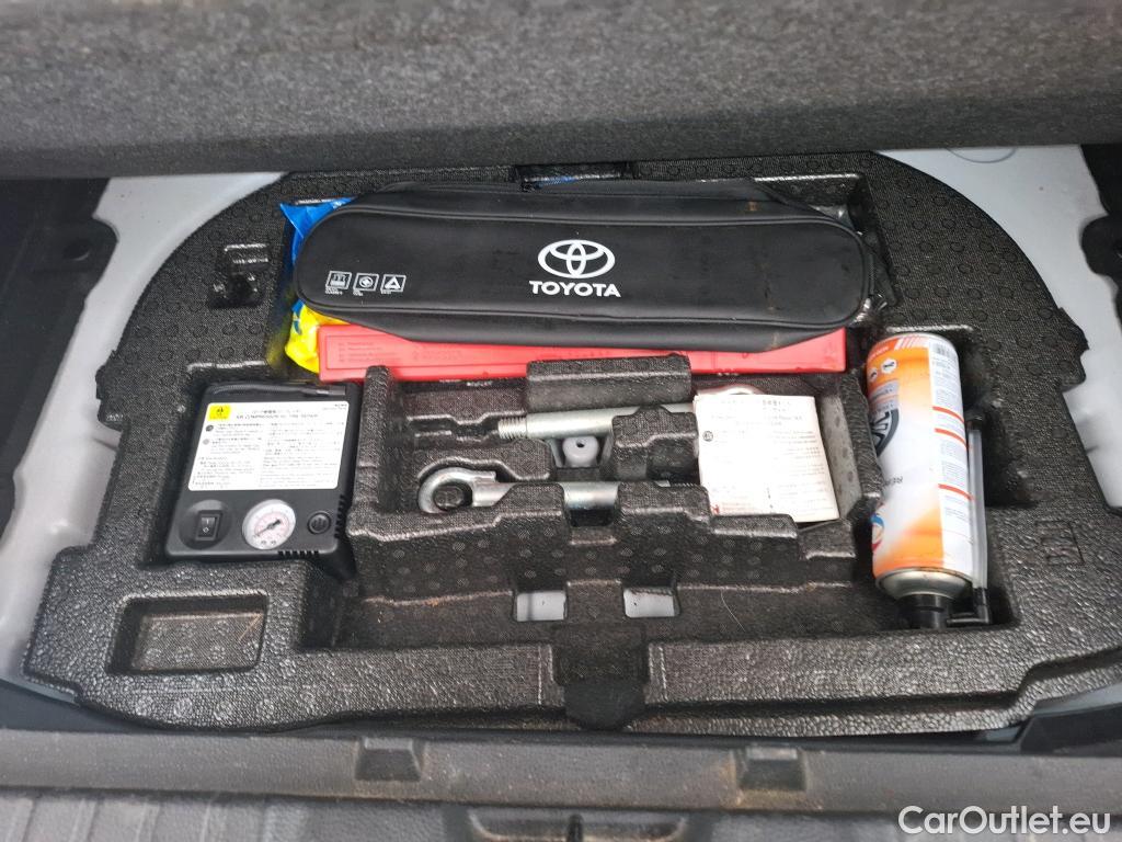  Toyota  Corolla TOYOTA  / 2018 / 5P / Berline Hybride 122h Dynamic Business Stage Acad #26