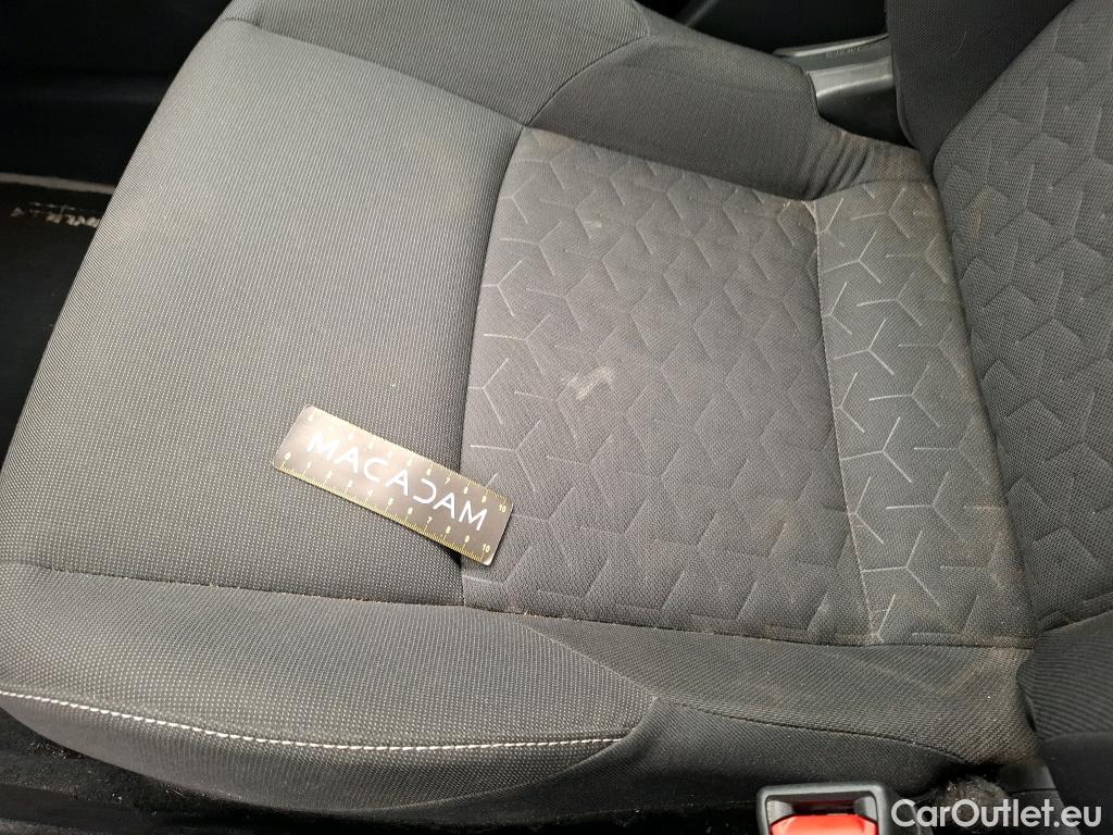  Toyota  Corolla TOYOTA  / 2018 / 5P / Berline Hybride 122h Dynamic Business Stage Acad #28