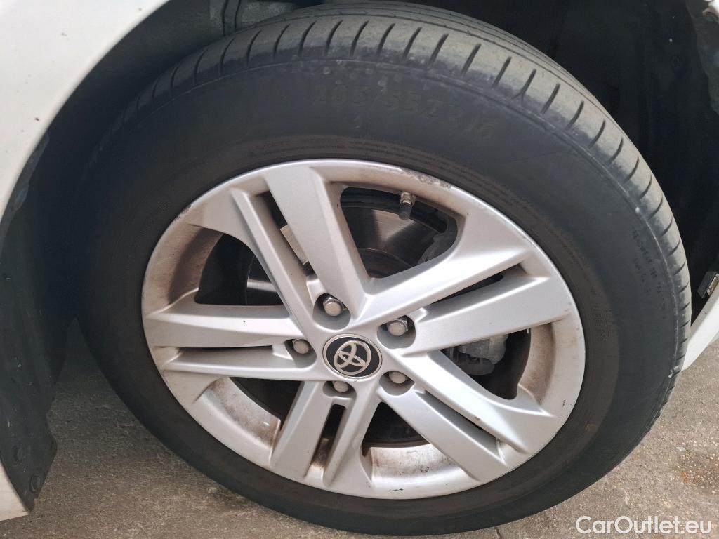  Toyota  Corolla TOYOTA  / 2018 / 5P / Berline Hybride 122h Dynamic Business Stage Acad #18